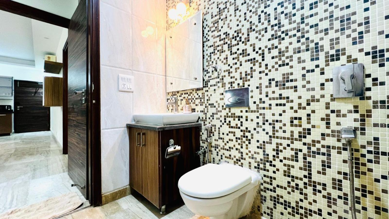 Olive Serviced Apartments - New Friends Colony Нью-Дели Экстерьер фото