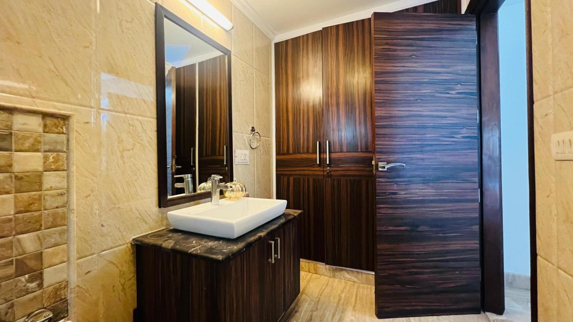 Olive Serviced Apartments - New Friends Colony Нью-Дели Экстерьер фото